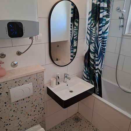 Guest House Mediterranean Хвар Экстерьер фото