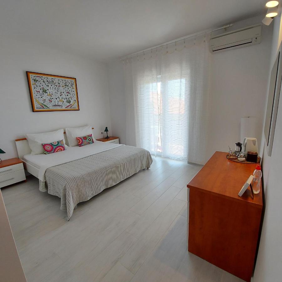 Guest House Mediterranean Хвар Экстерьер фото