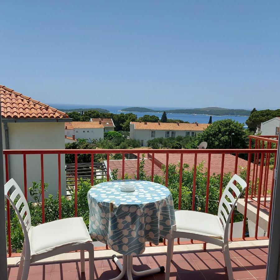 Guest House Mediterranean Хвар Экстерьер фото